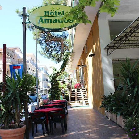 Hotel Amados Rimini Kültér fotó