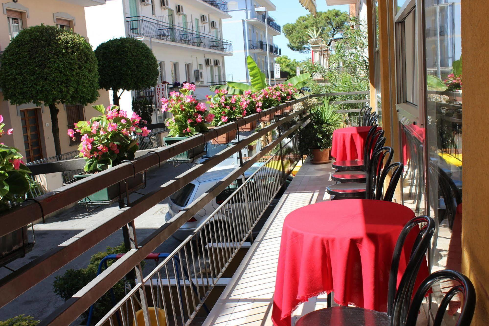 Hotel Amados Rimini Kültér fotó